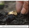 Arqueólogos encontraram anel de ouro de 500 anos com imagem de Jesus